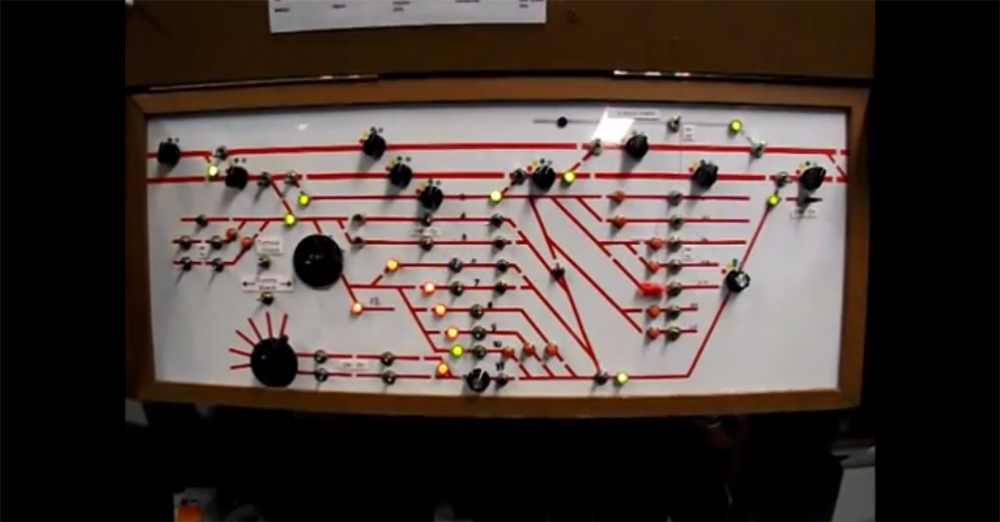 Chuck Davis' HO scale Lehigh Valley RR, Using the Coxton Yard control panel