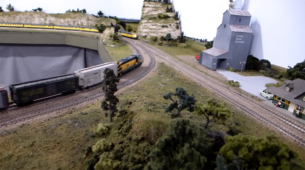 C&NW 400 HO scale passenger train part 2