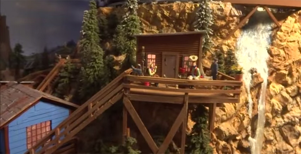 Lionel Mountain Action