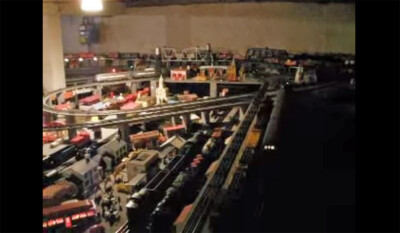 Five Lionel passenger trains