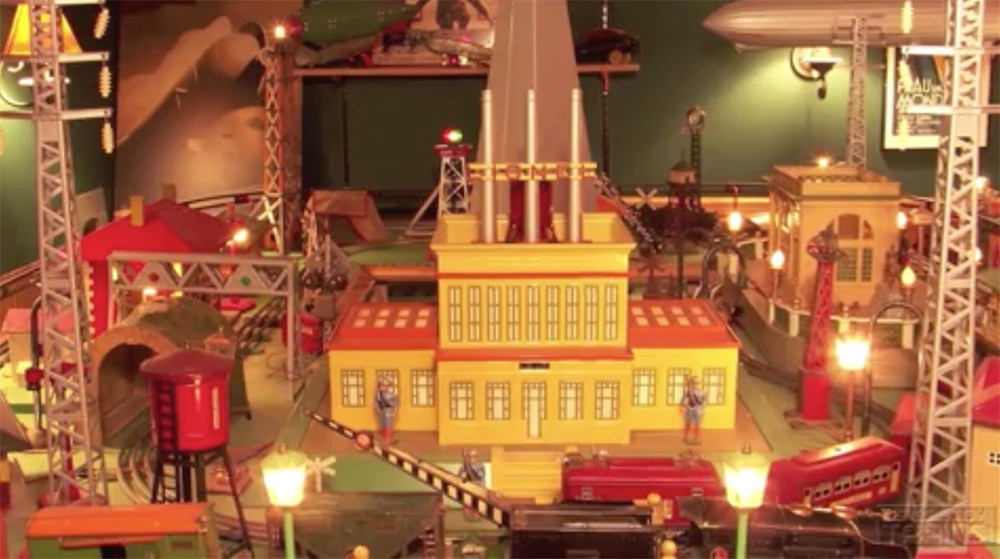 Visit Glenn Skidmore's prewar train room