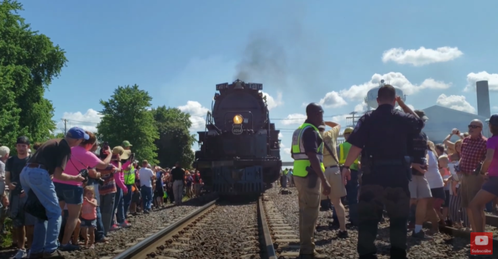 People watching Big Boy locomotive approach