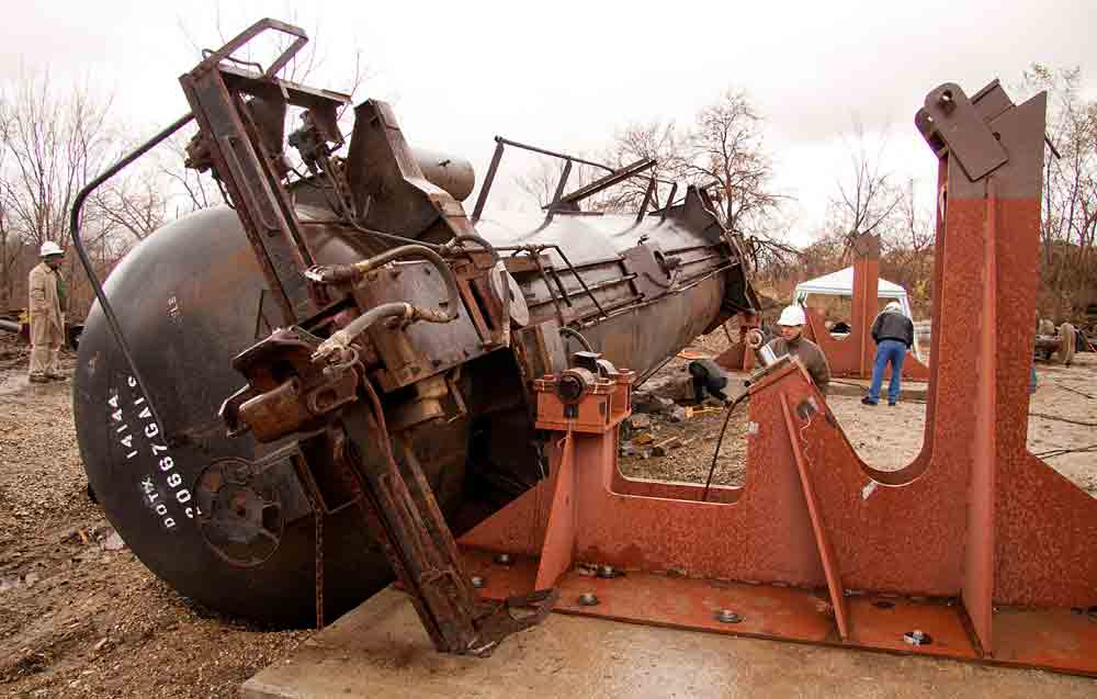 Broken bolster on tank car during rollover