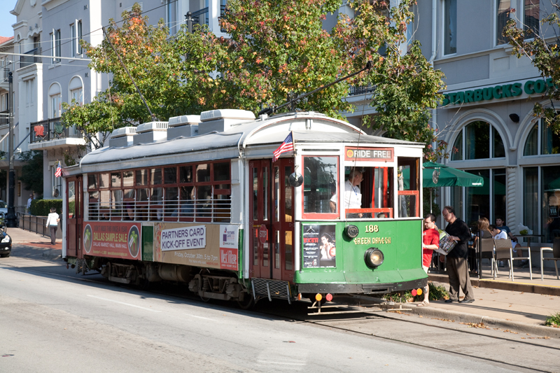 McKinney Avenue trolley No. 186