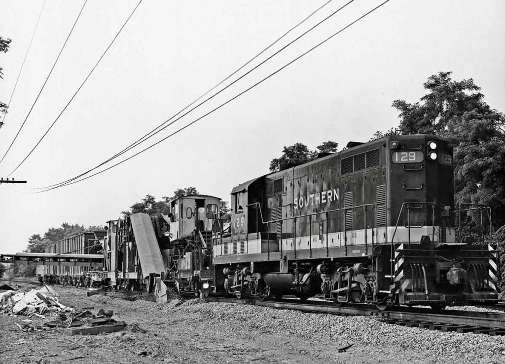Southern Railway GP7 129