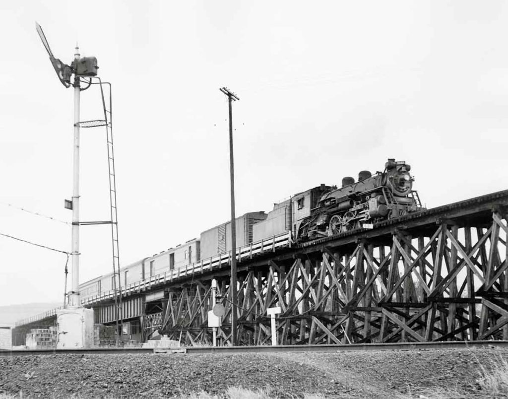 Pacific 2157 in Duluth, Minnesota