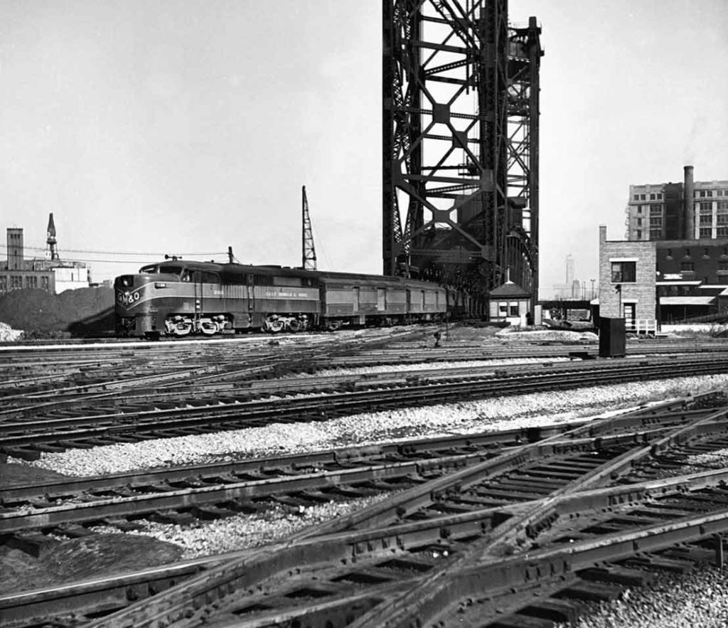 Gulf Mobile and Ohio Railroad Alco on Chicago River drawbridge
