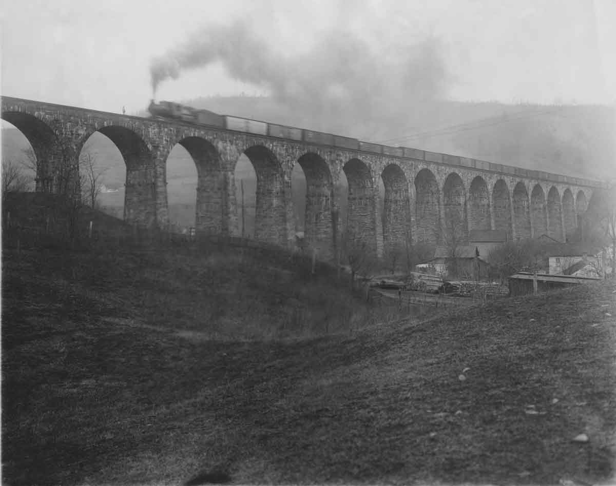 Camelback locomotive crossing Erie Railroad's Starrucca Viaduct