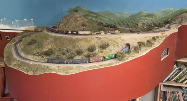 A (sort of) successful move: An image of a model railroad layout