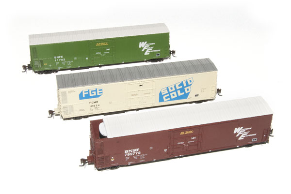 Athearn HO scale Fruit Growers Express 57-foot mechanical refrigerator car