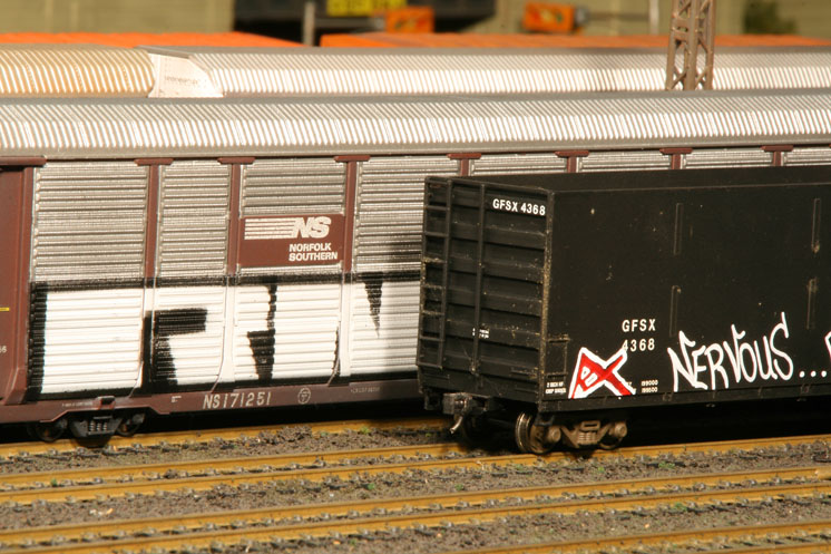 DIYmodeltraingraffiti_01