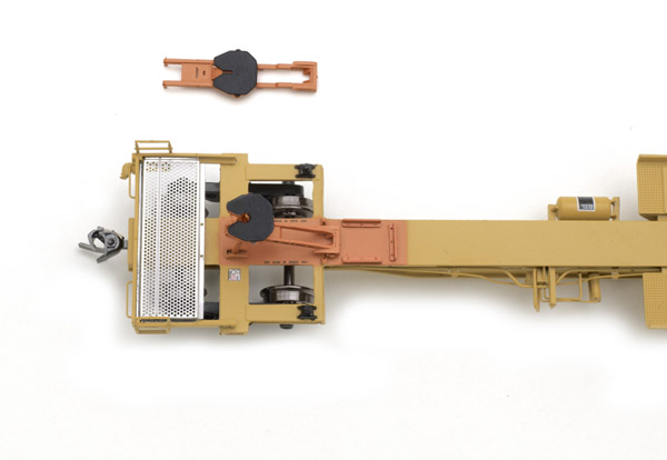 Interchangeable raised or lowered trailer hitches