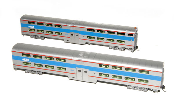 Kato HO scale Pullman-Standard bi-level cab and cab-coach commuter cars