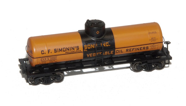 Bachmann N scale American Car & Foundry 10,000-gallon single-dome tank car. Preproduction model shown.