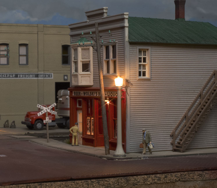 11 easy urban lighting tips for your model railroad layout