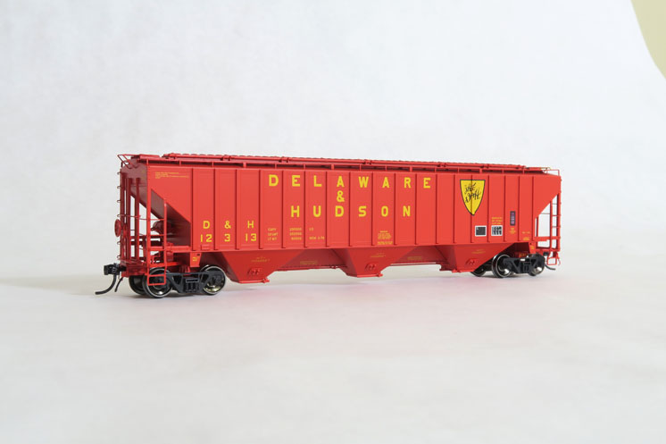 Tangent Scale Models HO scale Pullman-Standard PS-2CD 4,750-cubic-foot-capacity three-bay covered hopper