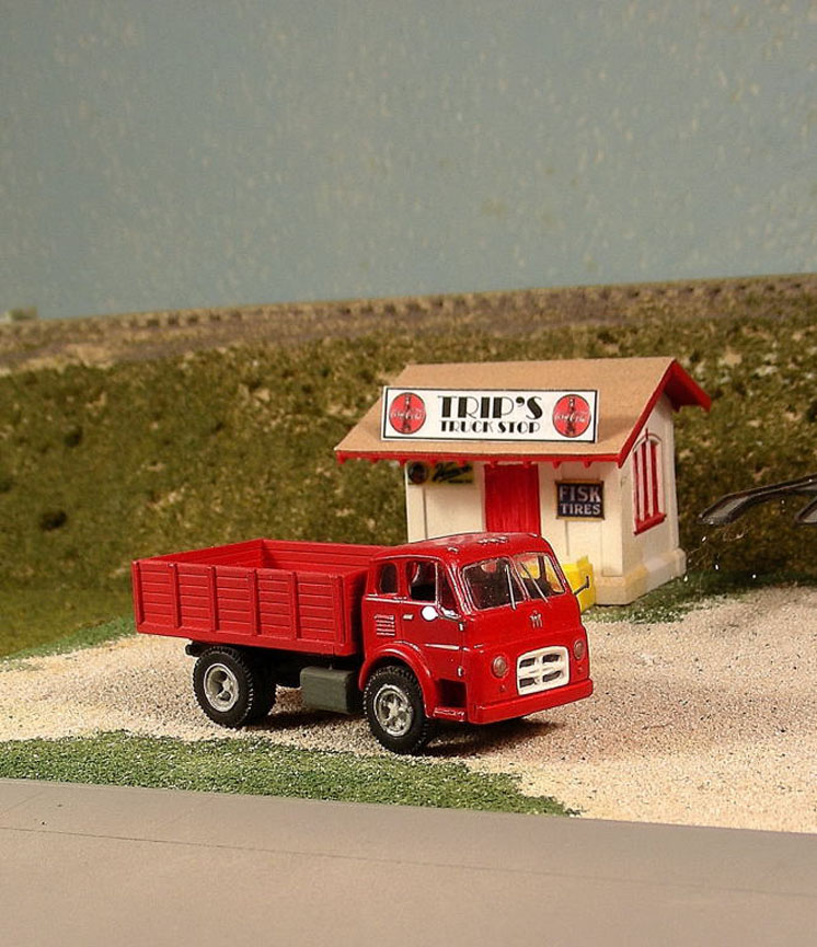 HO SCALE CAST RESIN INTERNATIONAL TRUCK CAB ONLY NEW CONDITION H-2 