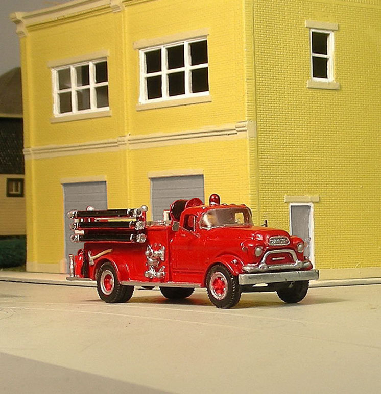 Sylvan Scale Models HO scale 1955-57 GMC/LaFrance pumper