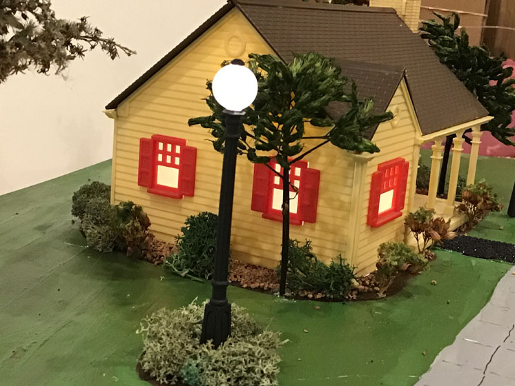 Dwarvin O scale carriage, globe, and swan neck lamps