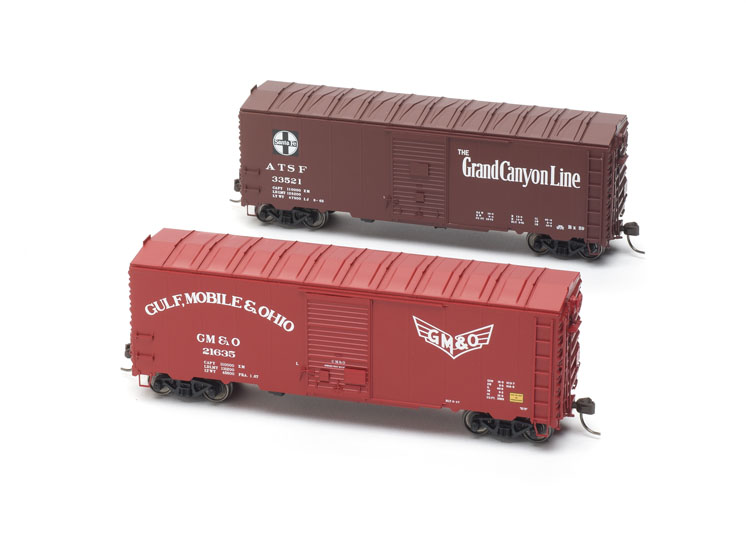 Atlas Model Railroad Co. HO scale 40-foot postwar boxcar with 6-foot doors