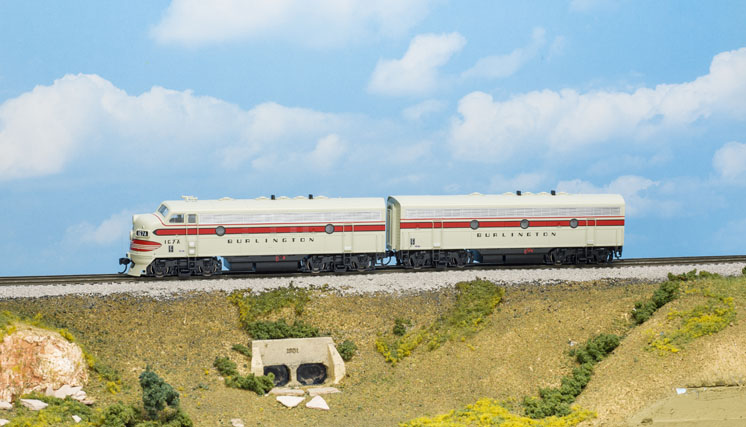 WalthersMainline HO scale EMD F7 diesels