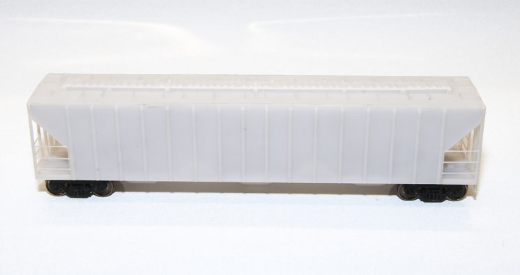 InterMountain Railway Co. HO scale Pullman-Standard PS2-CD 4,785-cubic-foot-capacity covered hopper