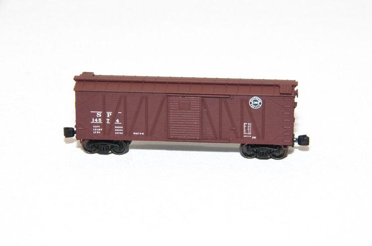 American Z Line Z scale Single-sheathed 40-foot boxcar