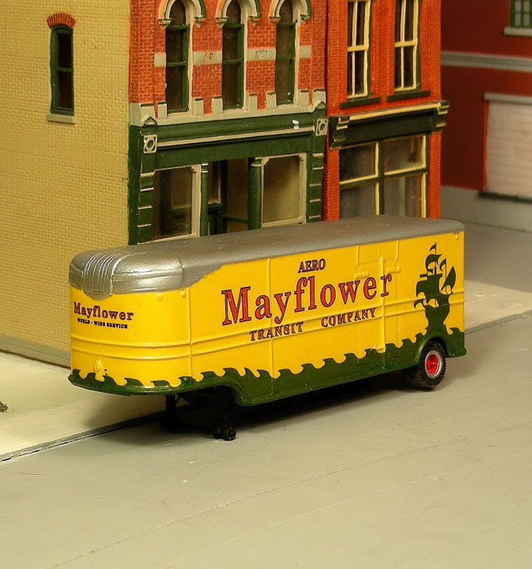 Sylvan Scale Models HO scale 1947-1955 Fruehauf 32-foot furniture vans with curb- and street-side doors 