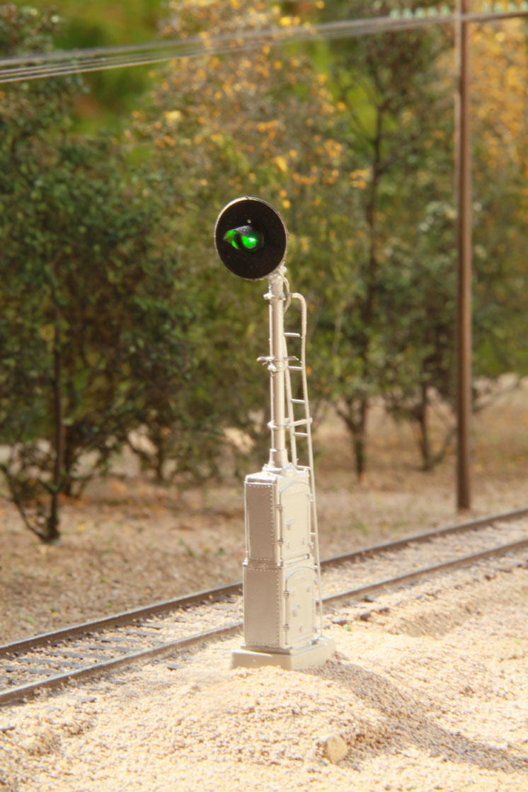 Class 5 HO scale Union Switch & Signal H-2 searchlight signals