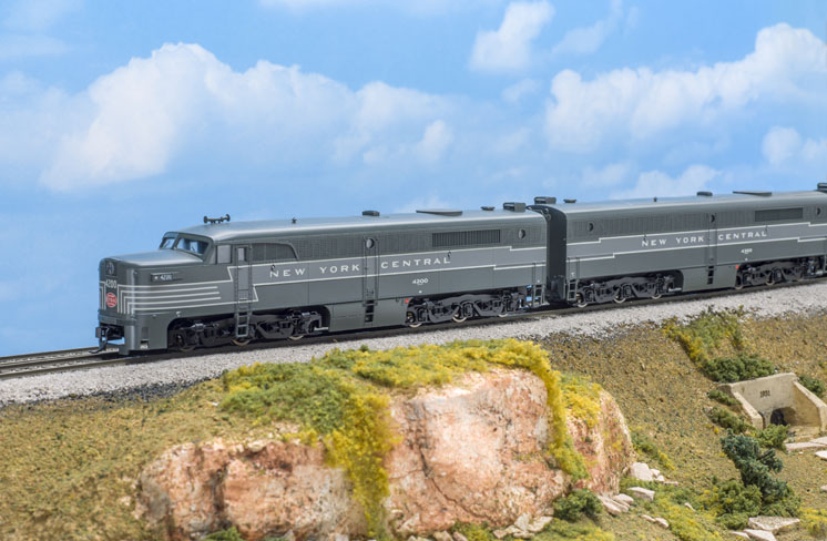 WalthersMainline HO scale Alco PA