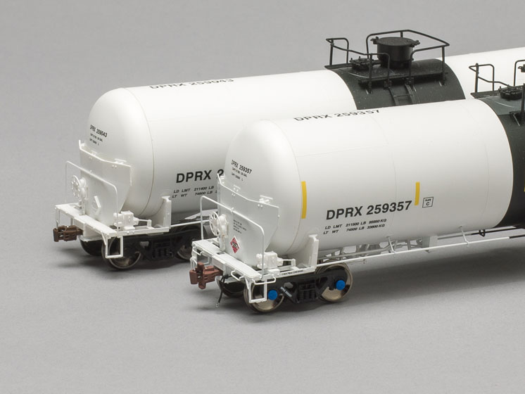 ScaleTrains.com HO crude oil tank cars