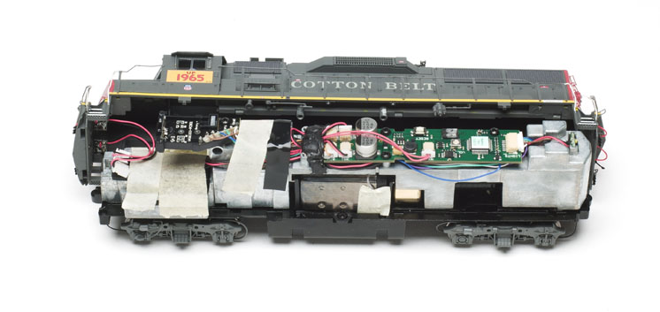 Walthers HO scale EMD GP60 mechanism