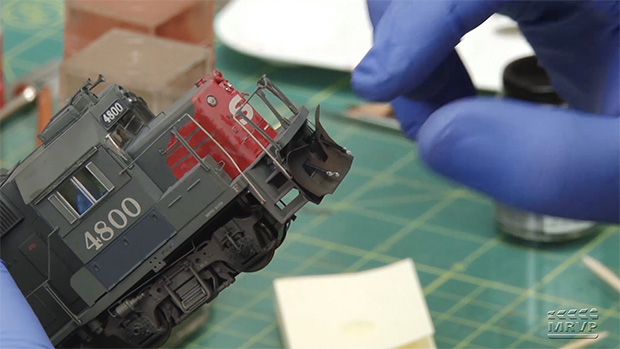 How-to Library: Weathering diesel locomotive details