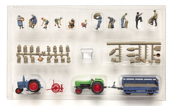 Preiser GmbH HO scale potato harvest