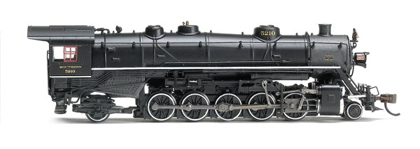 The models first third and fifth set of drivers are linked by the side rods