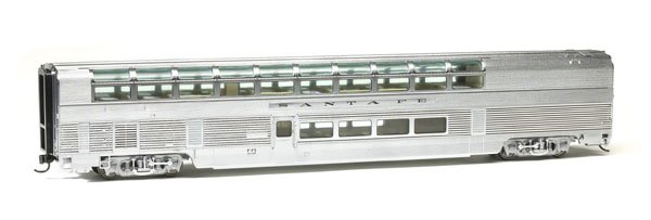 Walthers HO scale Budd 85-foot Hi-Level Sky Lounge