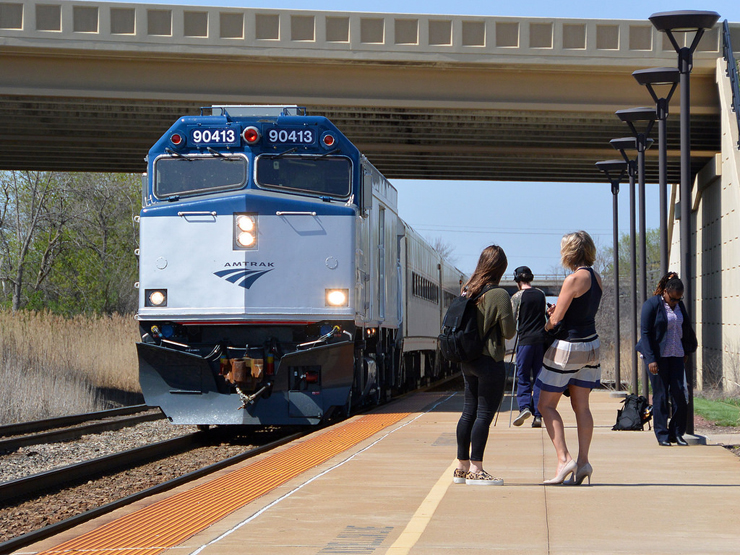 Amtrak_MilwAirport_Schmidt