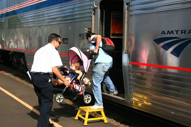 Amtrak_StarlightPassengers_Johnston