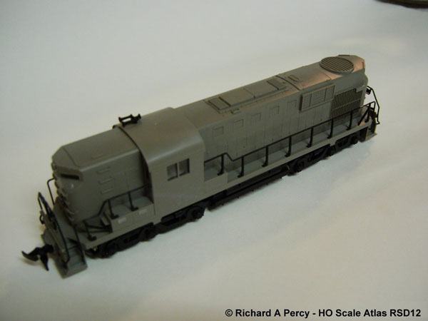 Unpainted Atlas HO scale RSD-12 diesel locomotive