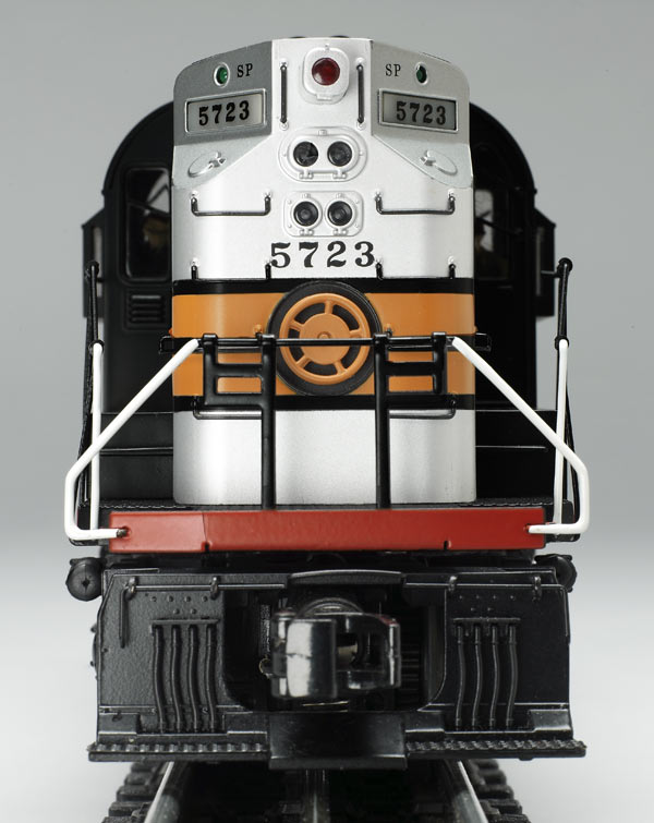 Video: O gauge Premier line Alco RS-11 by MTH