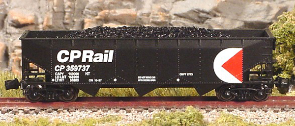 Full Throttle Z scale 40-foot 70-ton-capacity offset-side hopper