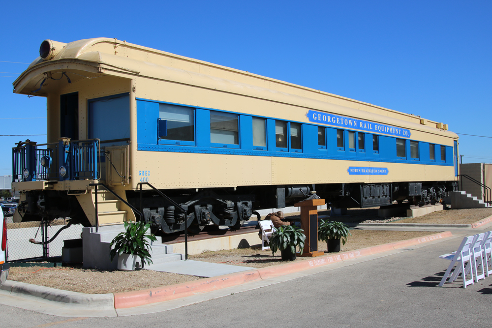 GREXBusinessCar400Exterior02