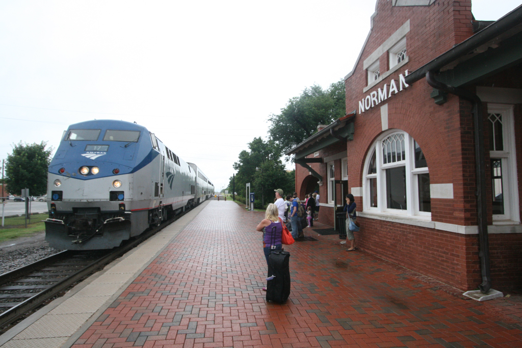 Amtrak Heartland Flyer photo by Bob Johnston