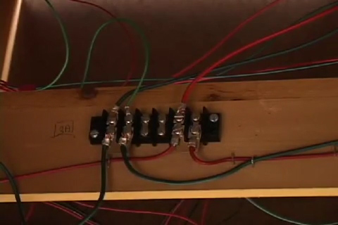 How to wire a model train layout for Digital Command Control (DCC)  part III: Feeder wires and system testing