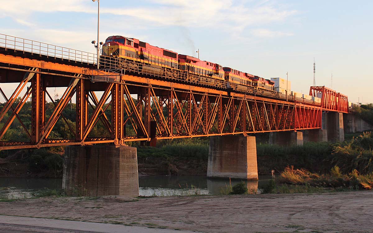 KCS3947Laredo