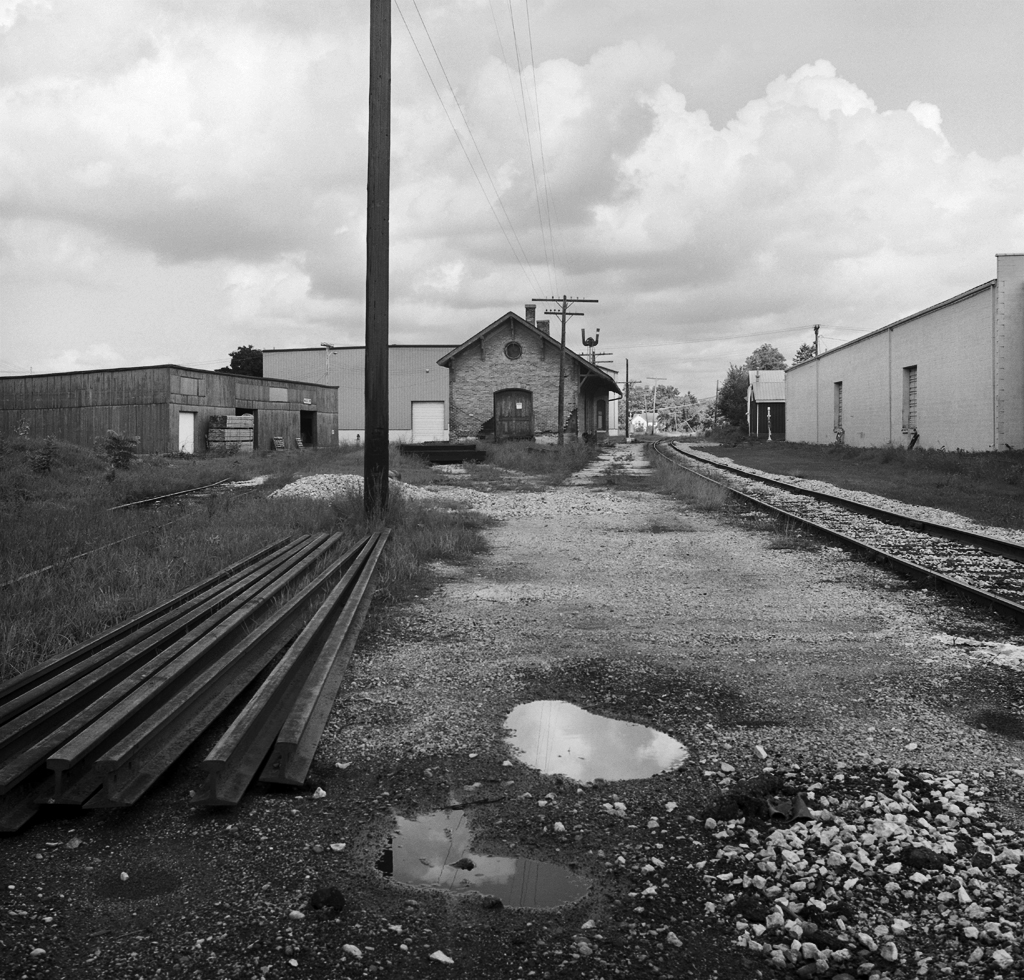 L012 MIWAUKEE RAILROAD RIGHTOFWAY AND DEPOT WATERLOO WI 1980 1024