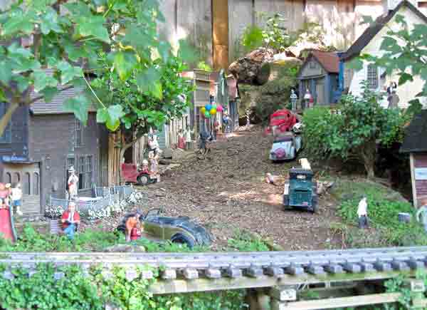 scene on garden railway
