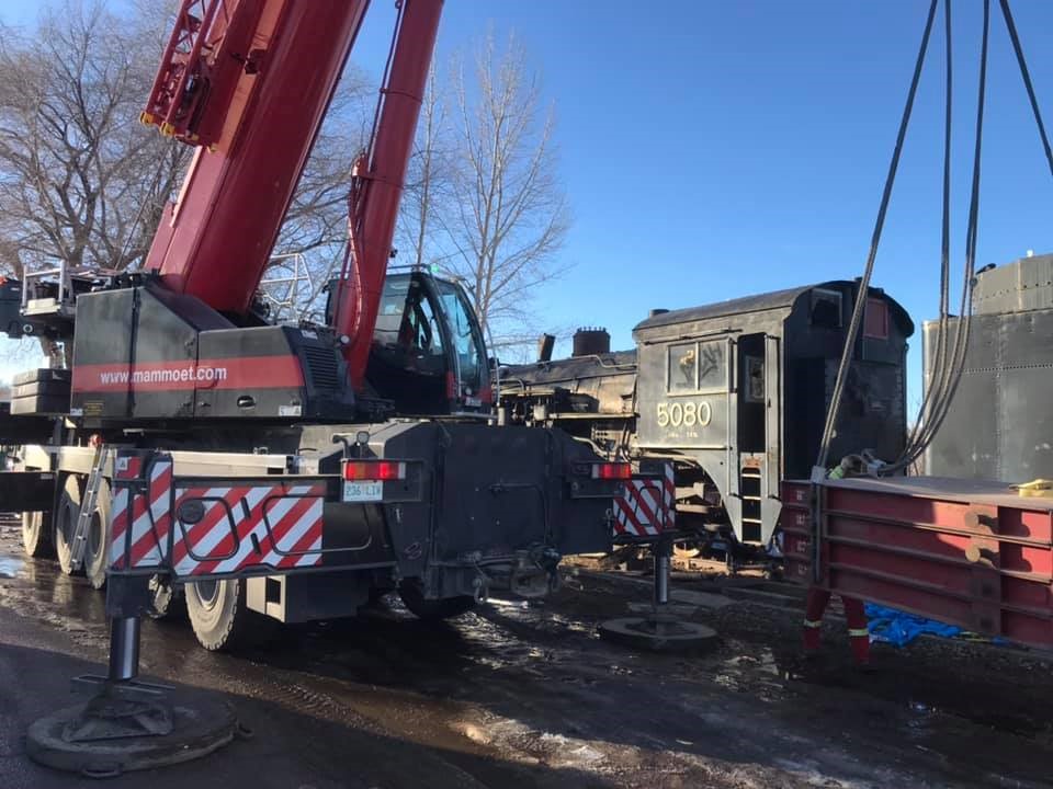 Locomotive5080beingmovedfromPrinceAlbertSKtoAspenCrossinginAlberta
