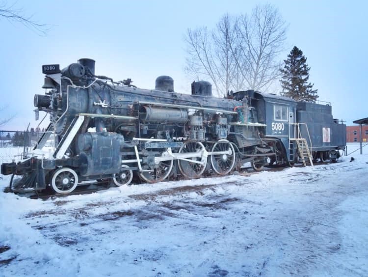 Locomotive5080onsiteinPrinceAlbertpriortobeingmovedtoAspenCrossing