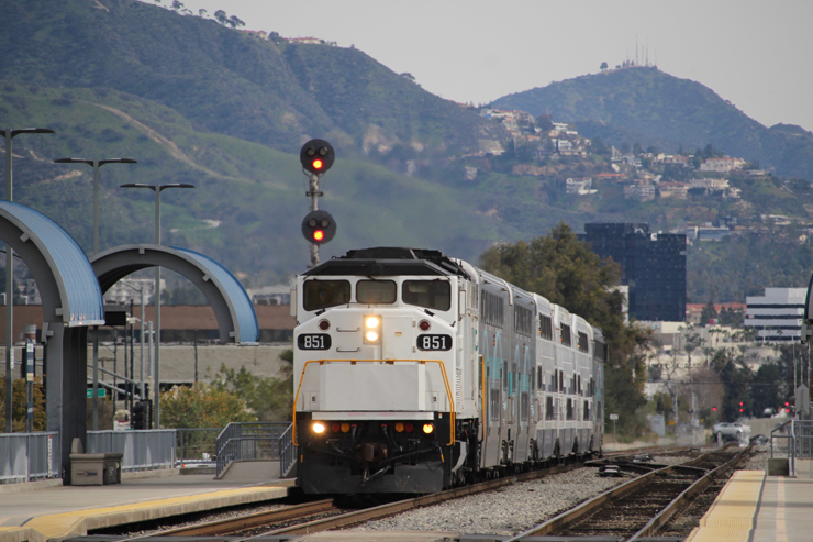 Metrolink_BurbankAirport_Lassen